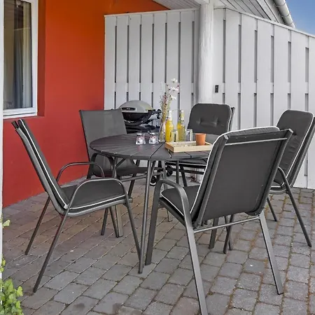 Apartment In Aakirkeby *